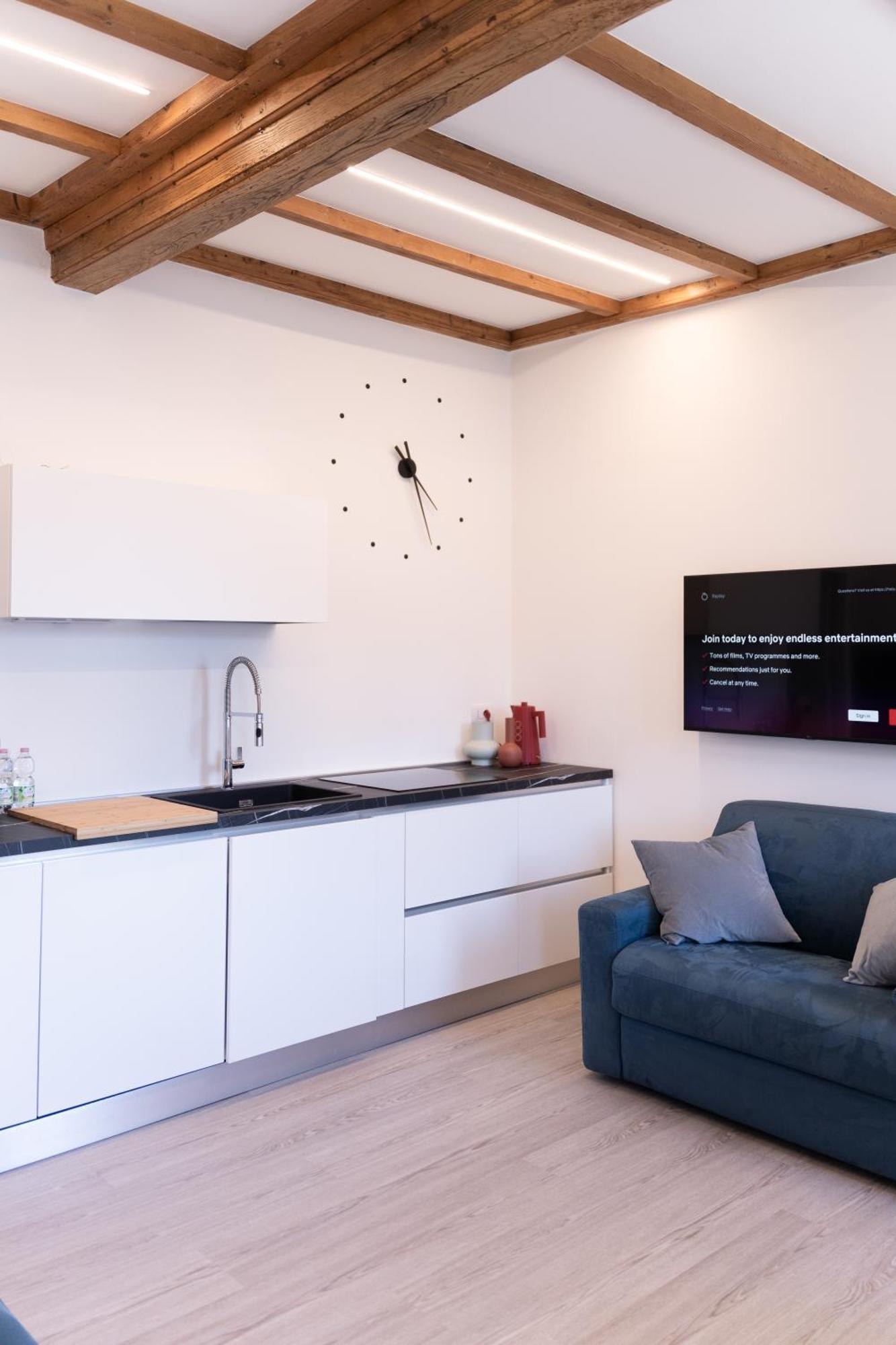 Belvedere 237B Lakeview Luxury Apartment Гифа Екстериор снимка