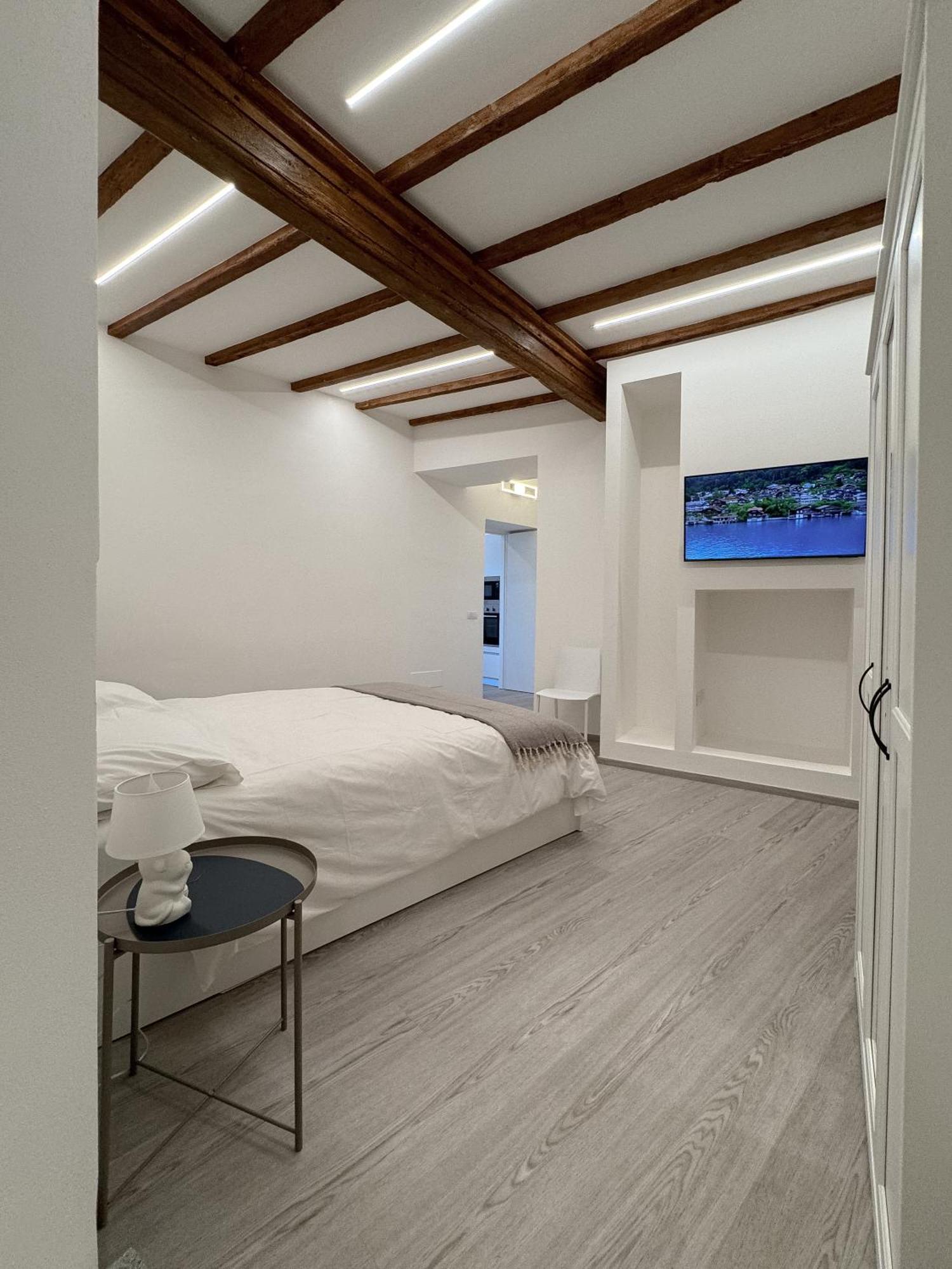 Belvedere 237B Lakeview Luxury Apartment Гифа Екстериор снимка