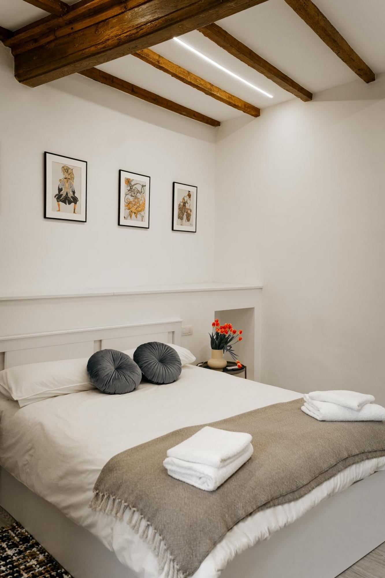 Belvedere 237B Lakeview Luxury Apartment Гифа Екстериор снимка