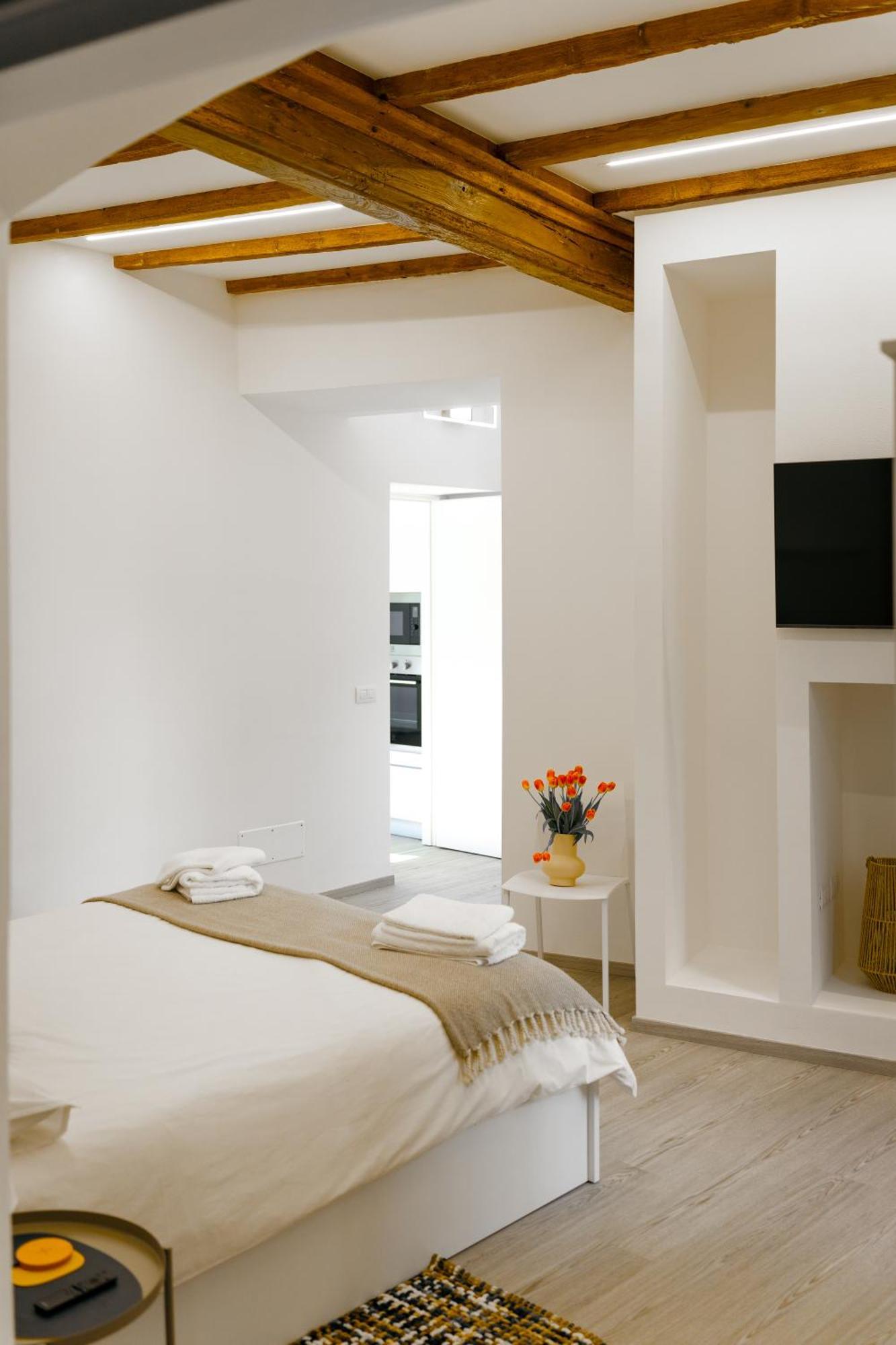 Belvedere 237B Lakeview Luxury Apartment Гифа Екстериор снимка